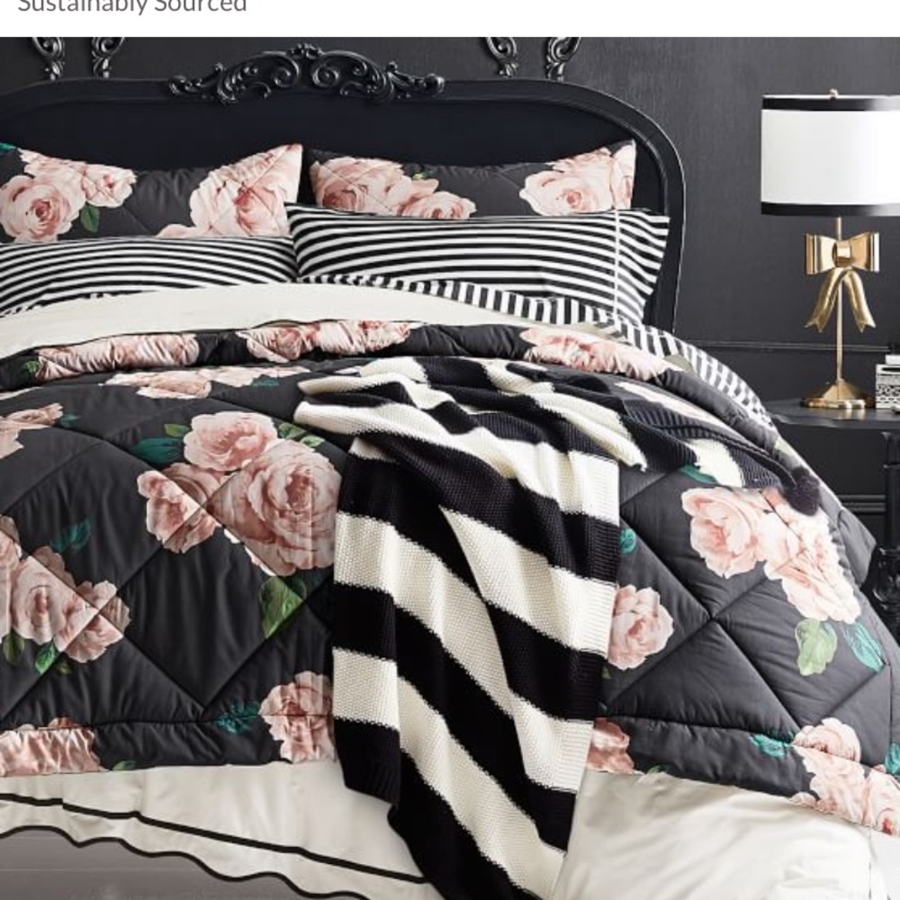 Pottery Barn Teen Full Comforter and two standard shams